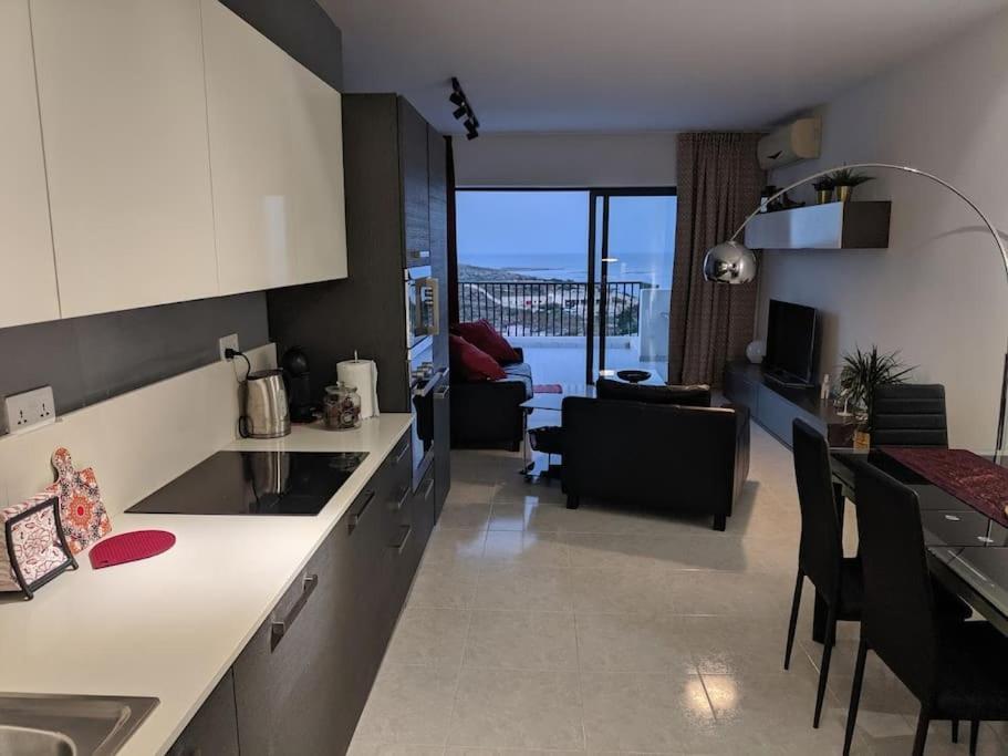 Gaia Penthouse Sea And Country Views Home St. Paul's Bay Bagian luar foto