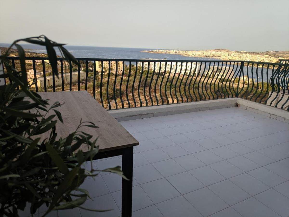 Gaia Penthouse Sea And Country Views Home St. Paul's Bay Bagian luar foto