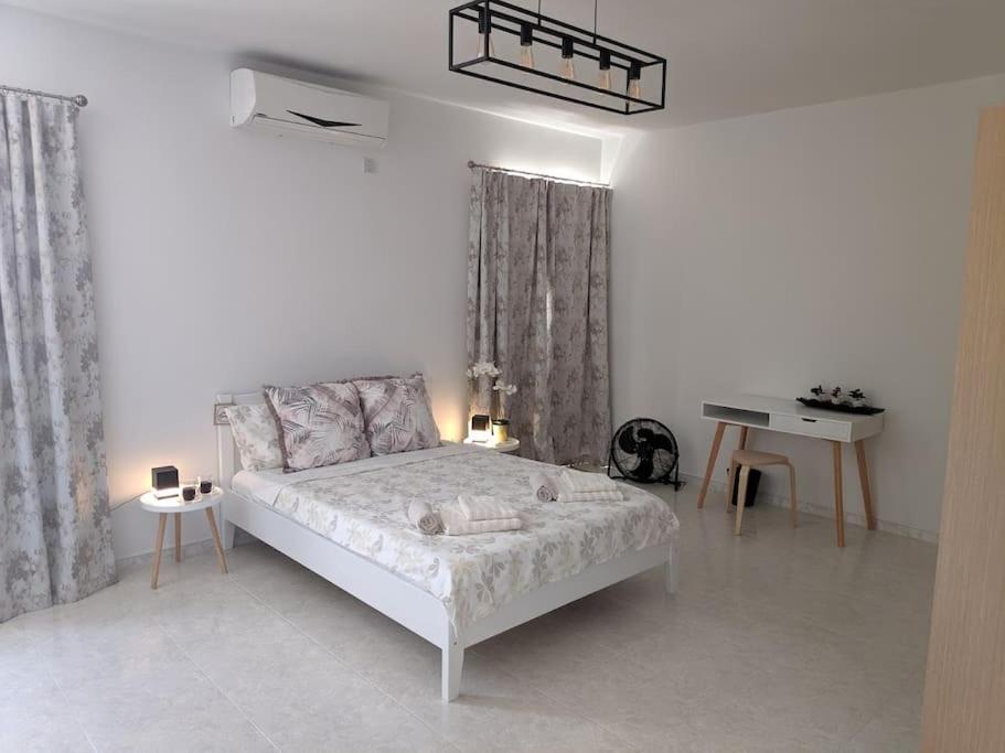Gaia Penthouse Sea And Country Views Home St. Paul's Bay Bagian luar foto