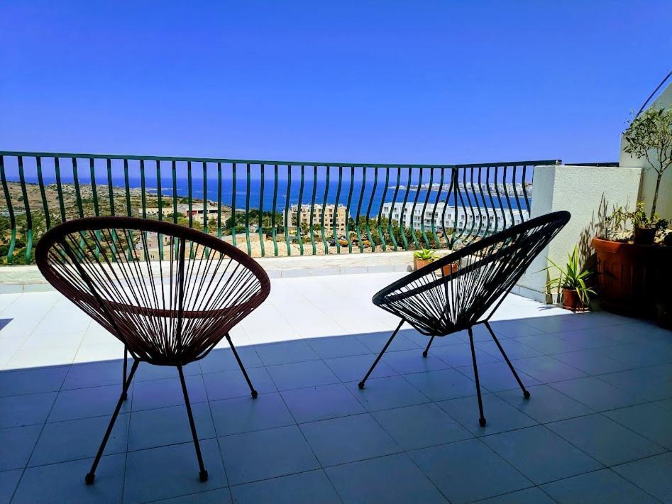 Gaia Penthouse Sea And Country Views Home St. Paul's Bay Bagian luar foto